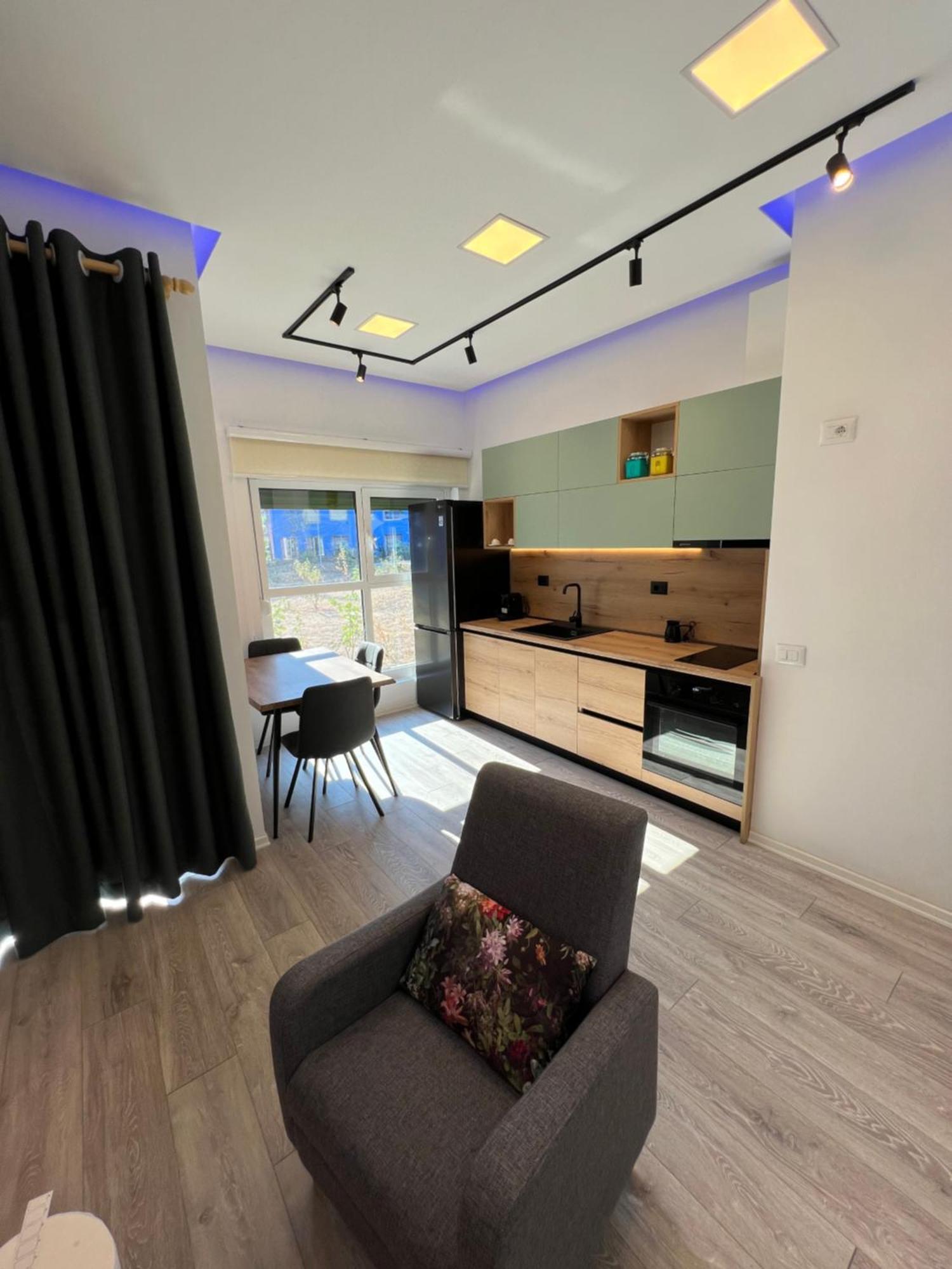 Sunflower Apartment Tirana Exterior photo