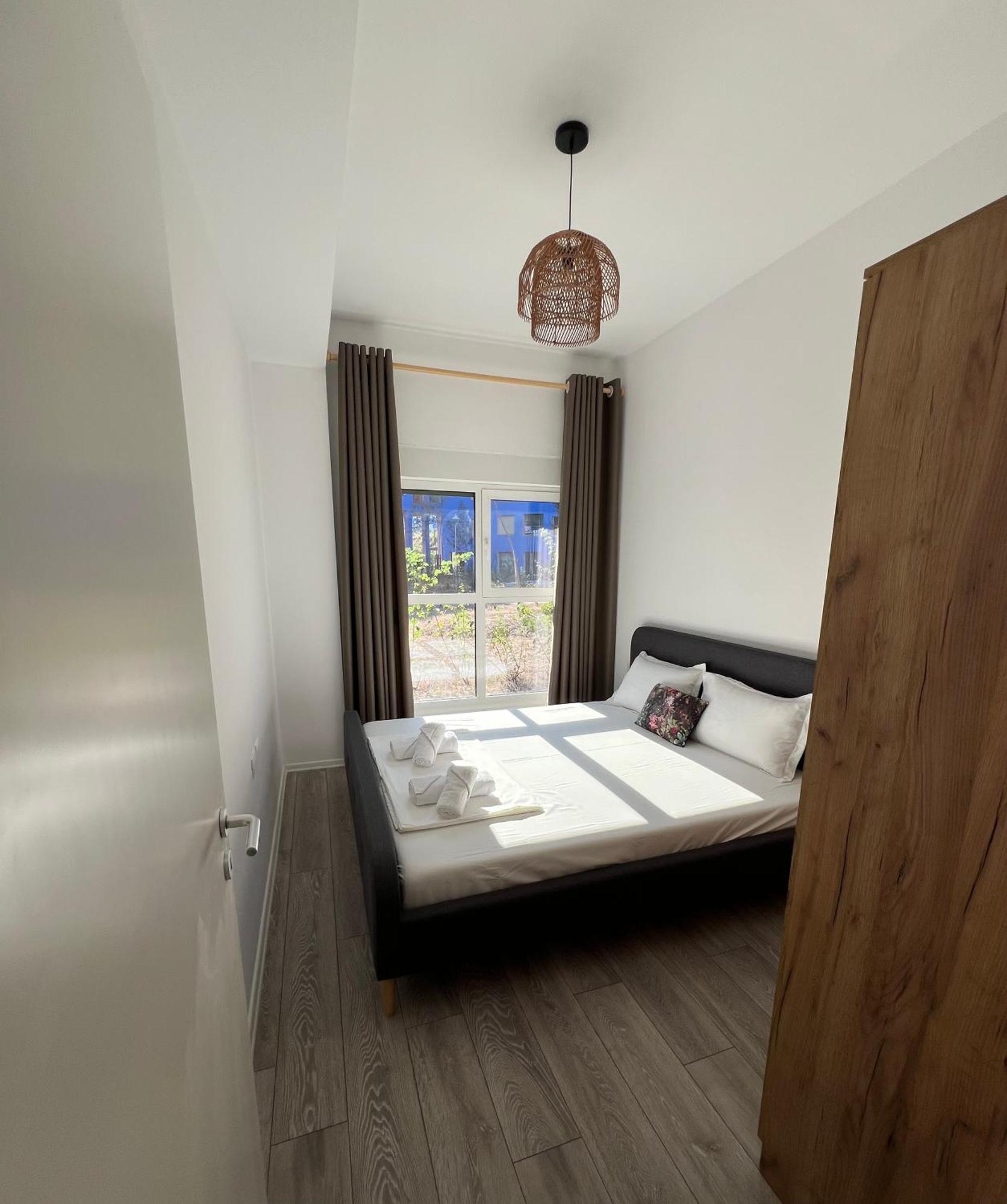 Sunflower Apartment Tirana Exterior photo