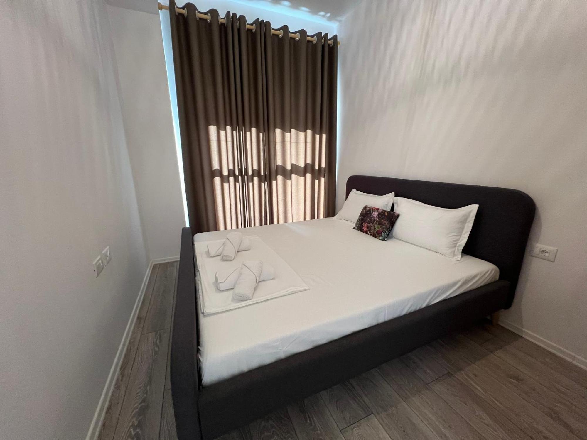 Sunflower Apartment Tirana Exterior photo